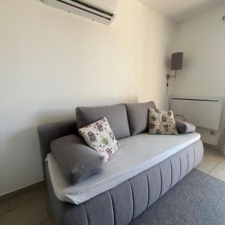 Studio Cosy Avec Climatisation Et Terrasse Malataverne Экстерьер фото