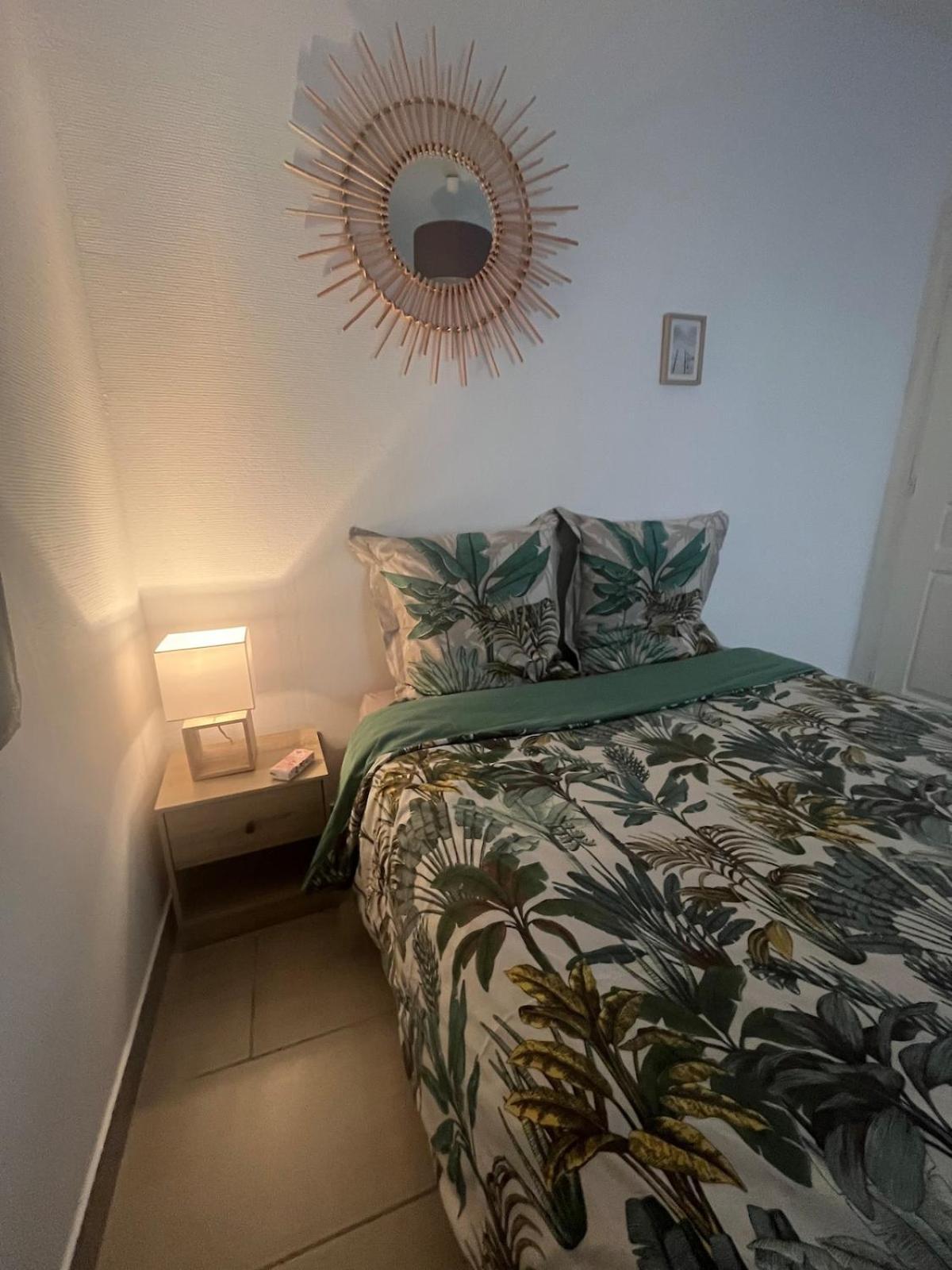 Studio Cosy Avec Climatisation Et Terrasse Malataverne Экстерьер фото