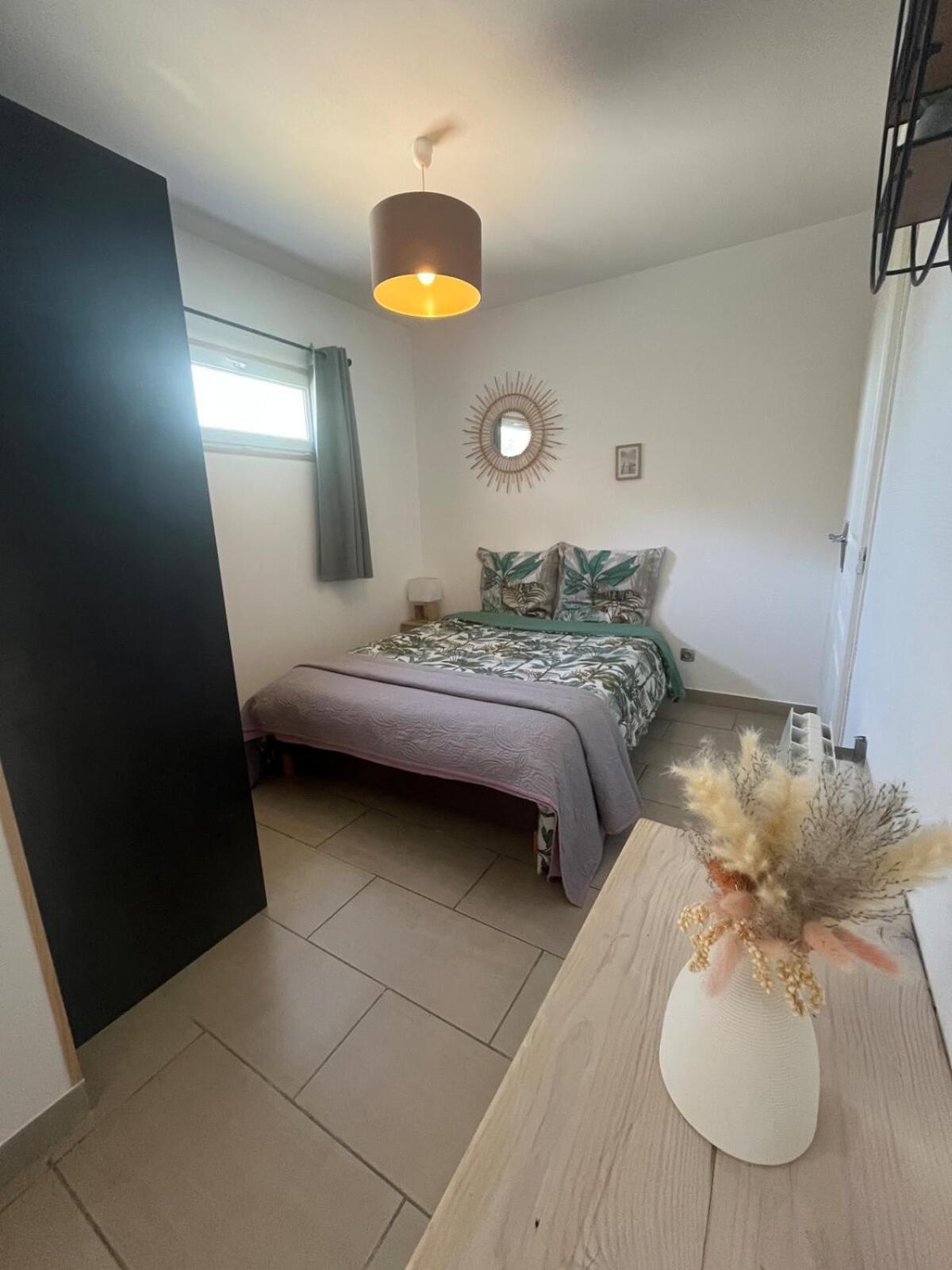 Studio Cosy Avec Climatisation Et Terrasse Malataverne Экстерьер фото