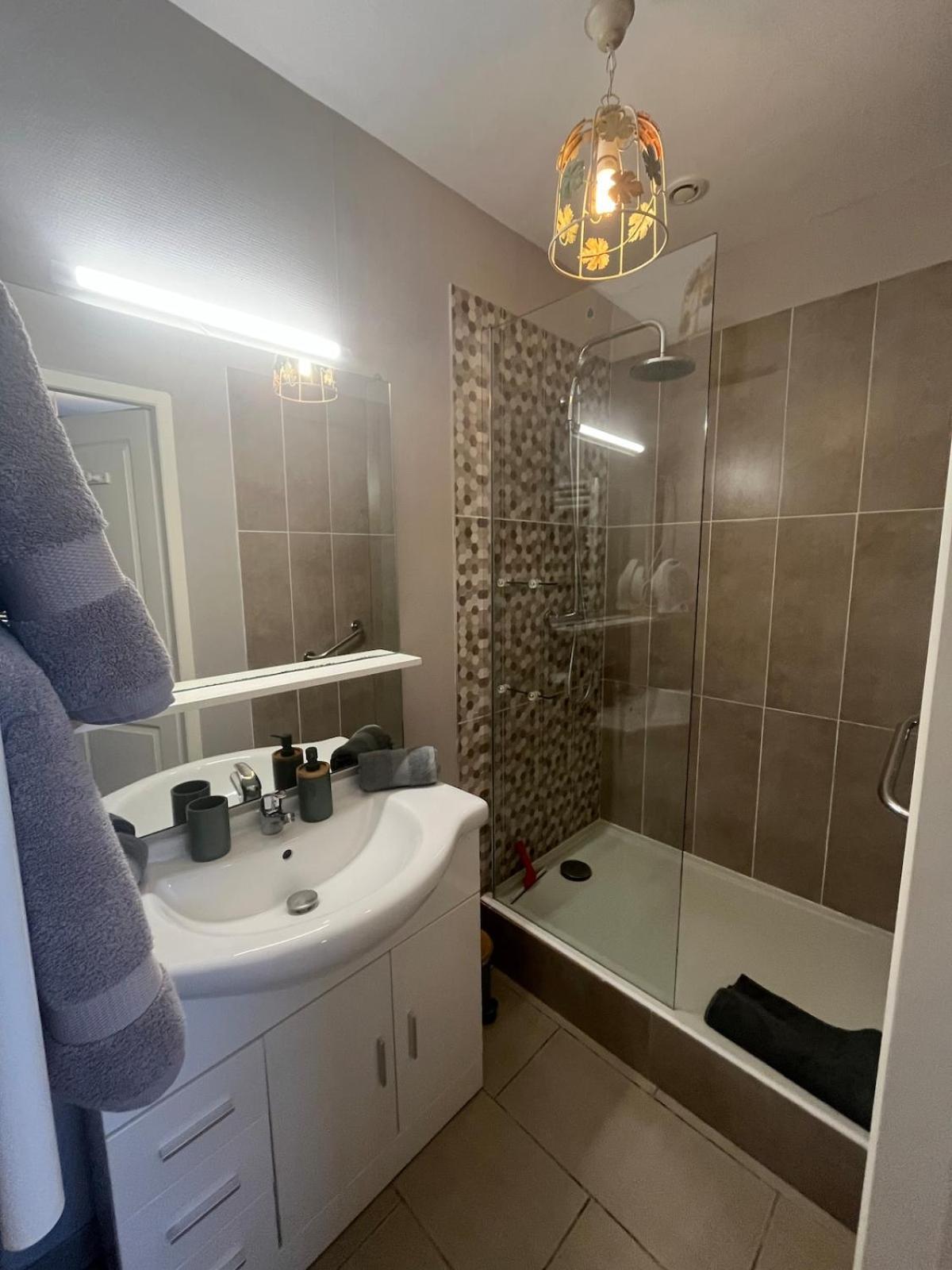 Studio Cosy Avec Climatisation Et Terrasse Malataverne Экстерьер фото